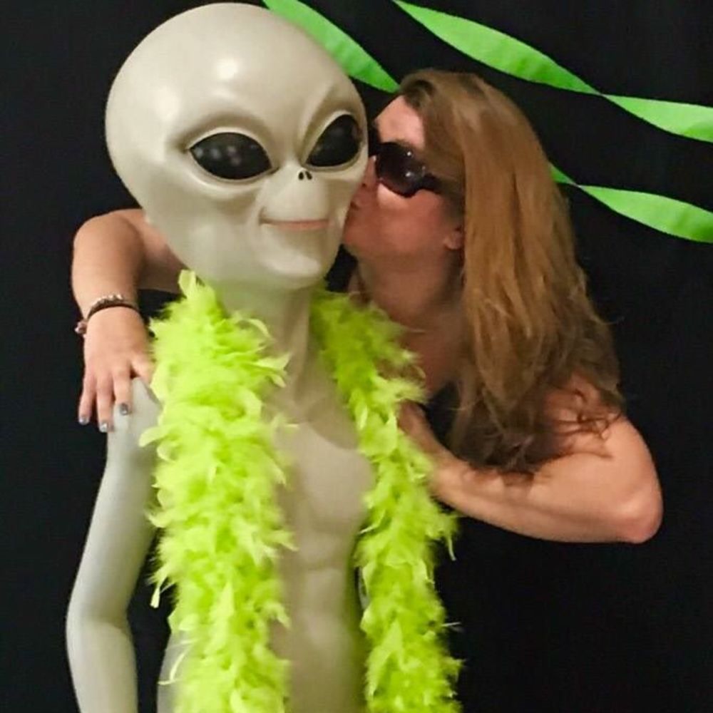 Meet your Posher, Liz